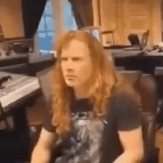 Эмодзи Dave Mustaine 🤨