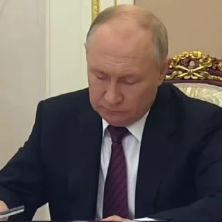 Putin Russia emoji 🤔