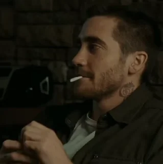 Эмодзи Jake Gyllenhaal 🚬