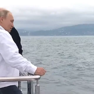 Эмодзи Putin Russia 🤗